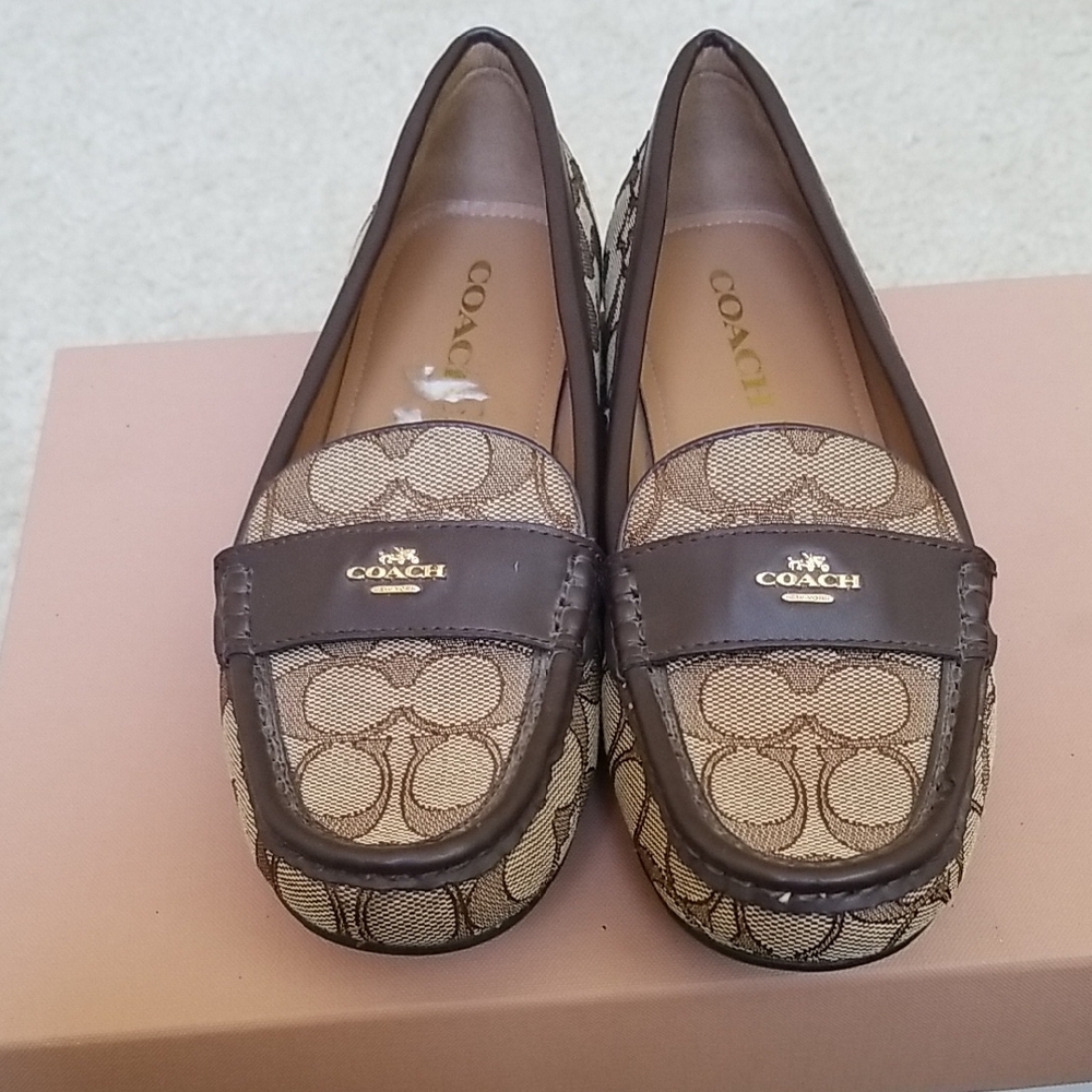 Coach Women's Loafers with Signature Design in Brown and Cream Nwot Size 8